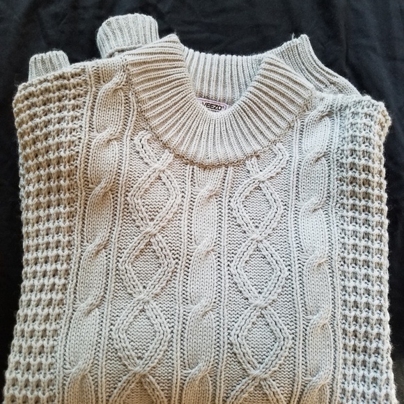 Veezo Other - Cable knit sweater large gray